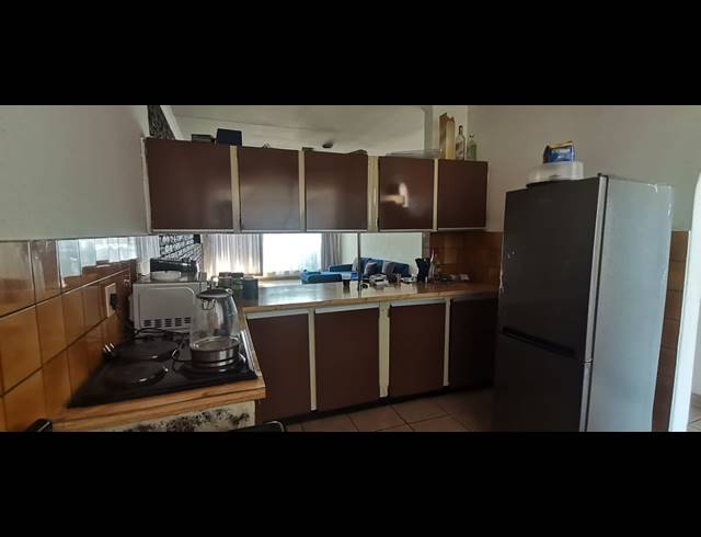 2 BEDROOM FLAT FOR SALE IN VEREENIGING CENTRAL